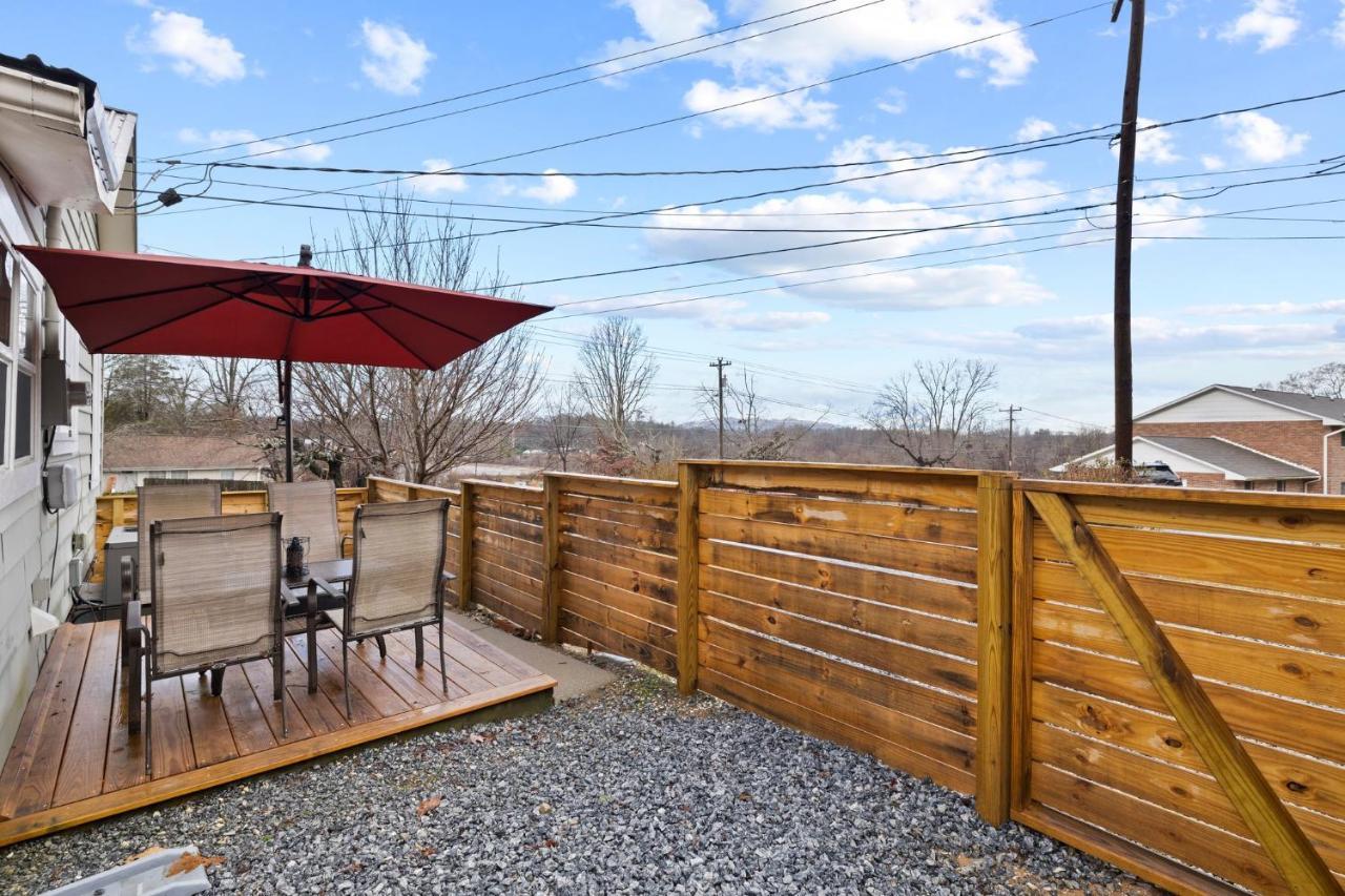 The Twisted Maple - Dogs Stay Free! Hendersonville Exterior foto